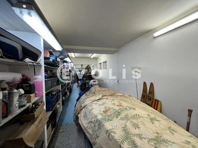 Local d'activités dans Saint-Maur-des-Fossés à vendre - Photo de l’immeuble – Image 3 sur 10