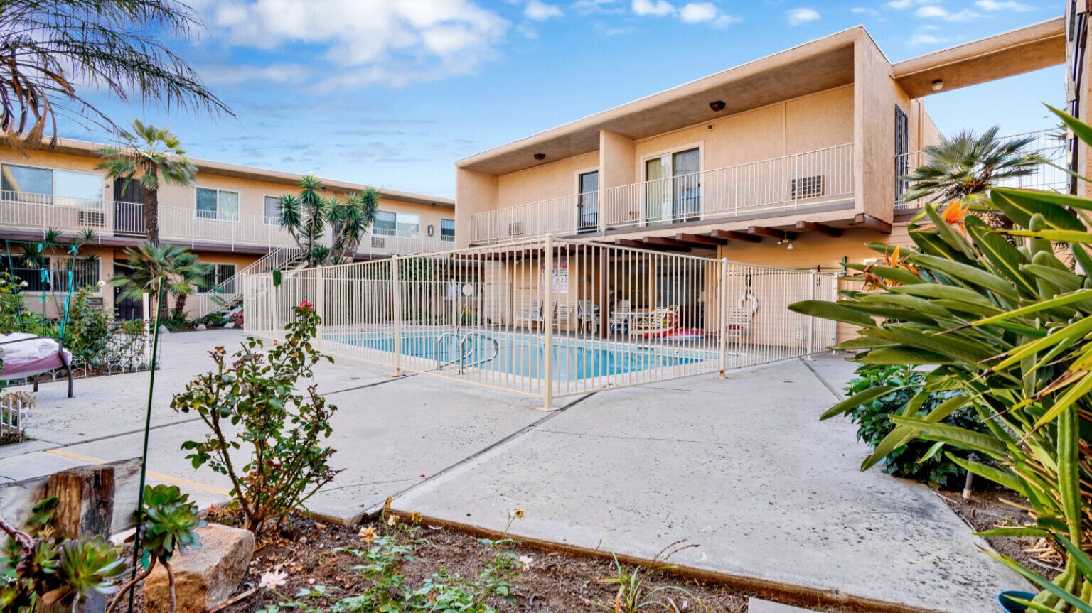 3501 Pacific Pl, Long Beach, CA à vendre Photo principale– Image 1 sur 11