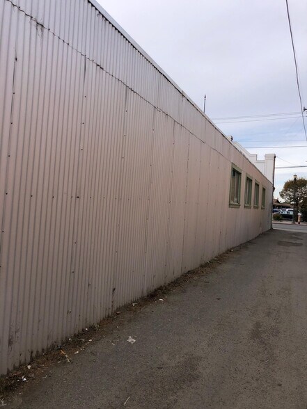 14 E Lake Ave, Watsonville, CA à vendre - Photo de l’immeuble – Image 2 sur 56