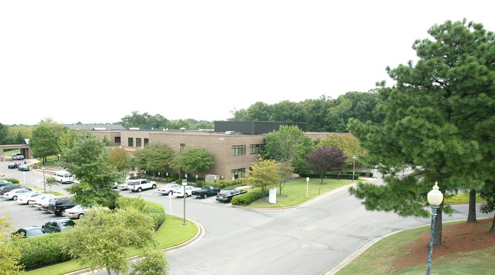 2100-2120 Exeter Rd, Germantown, TN à louer - Photo de l’immeuble – Image 2 sur 14
