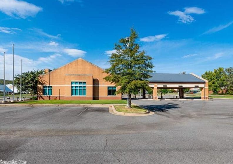 2400 Donaghey Ave, Conway, AR à vendre - Photo de l’immeuble – Image 2 sur 13