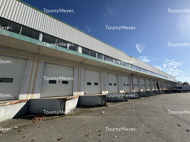 8 Avenue De Fondeyre, Toulouse à louer - Photo de l’immeuble – Image 3 sur 9