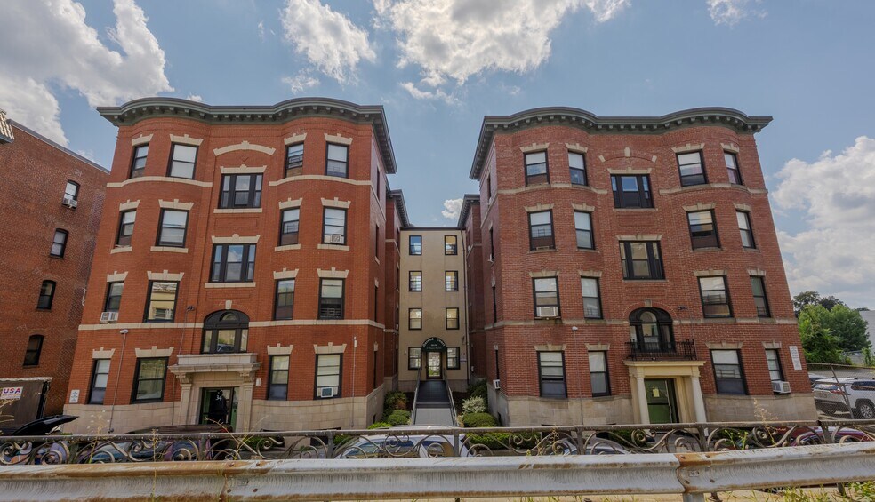 41-49 School St, Springfield, MA à vendre - Photo de l’immeuble – Image 3 sur 10