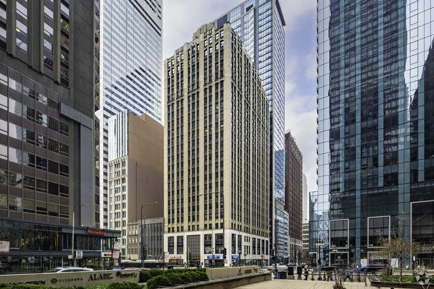 180 N Michigan Ave, Chicago, IL à louer - Photo de l’immeuble – Image 1 sur 13