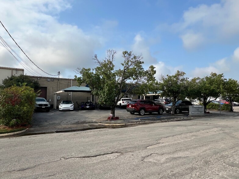 5940 Eden Dr, Haltom City, TX à vendre - Photo de l’immeuble – Image 3 sur 26