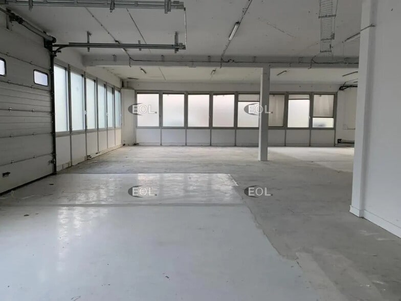 Local d’activités dans Gennevilliers à louer - Photo de l’immeuble – Image 3 sur 6