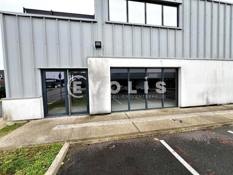 Local commercial dans Fontenay Le Vicomte à vendre - Photo de l’immeuble – Image 1 sur 5