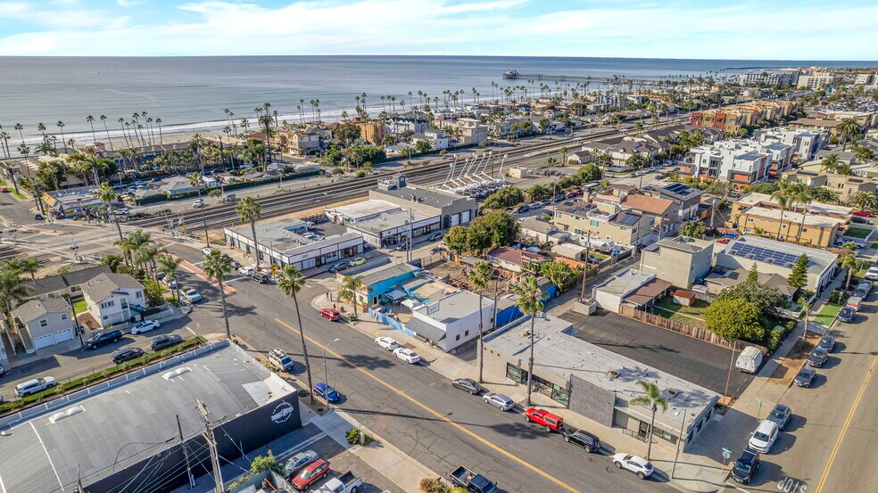 302-306 Wisconsin Ave, Oceanside, CA à vendre - Aérien – Image 2 sur 5