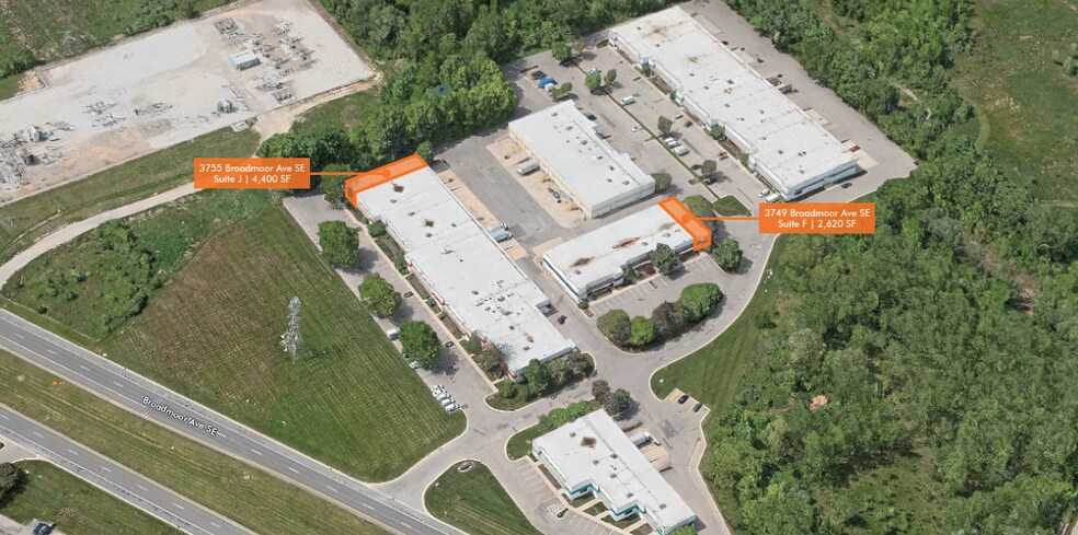 3755 Broadmoor Ave SE, Grand Rapids, MI à louer - Photo de l’immeuble – Image 1 sur 1