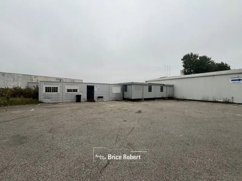 Bureau dans Saint-Priest à louer - Photo de l’immeuble – Image 3 sur 5