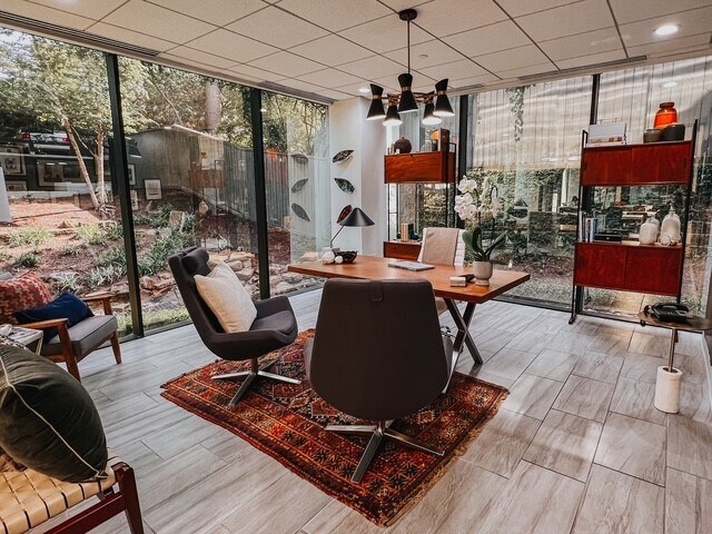 17 S Briar Hollow Ln, Houston, TX à louer - Photo intérieure – Image 3 sur 12