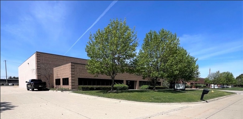 44621 Morley Dr, Clinton Township, MI à louer - Photo de l’immeuble – Image 3 sur 4