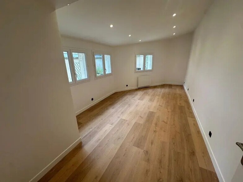 Local commercial dans Levallois-Perret à vendre - Photo intérieure – Image 2 sur 8