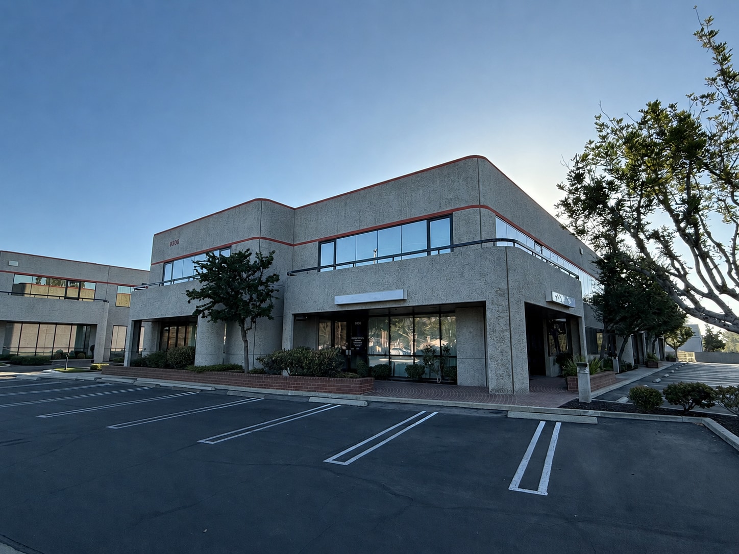 9580-9592 Topanga Canyon Blvd, Chatsworth, CA à louer Photo intérieure– Image 1 sur 9