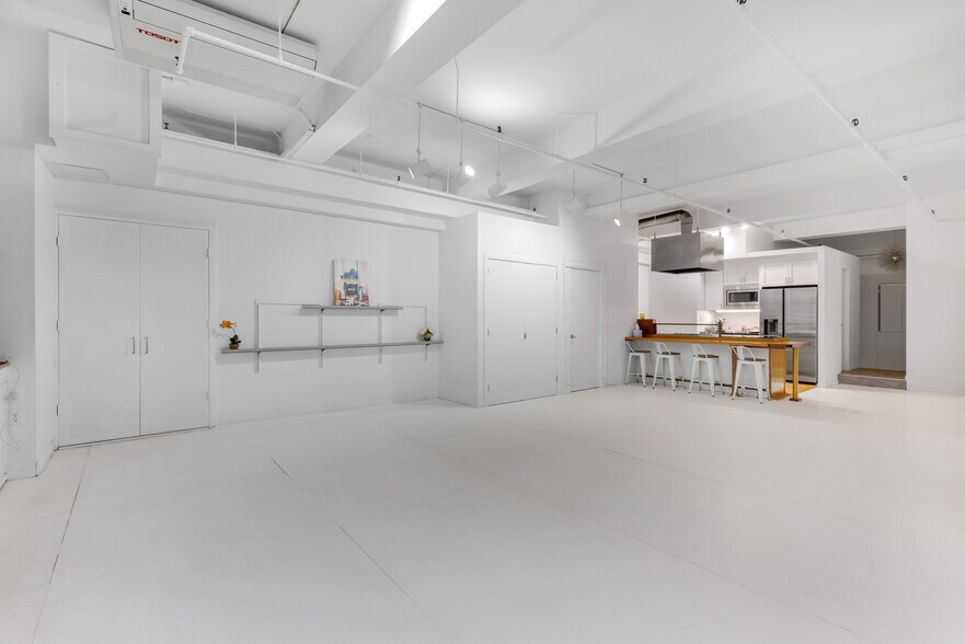 335 W 38th St, New York, NY à vendre - Photo de l’immeuble – Image 2 sur 19