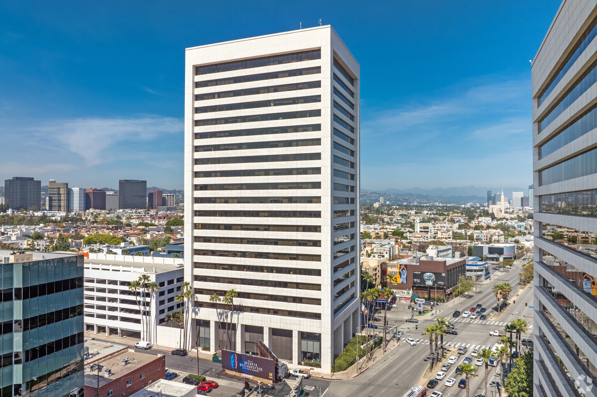 11111 Santa Monica Blvd, Los Angeles, CA à louer Photo principale– Image 1 sur 14