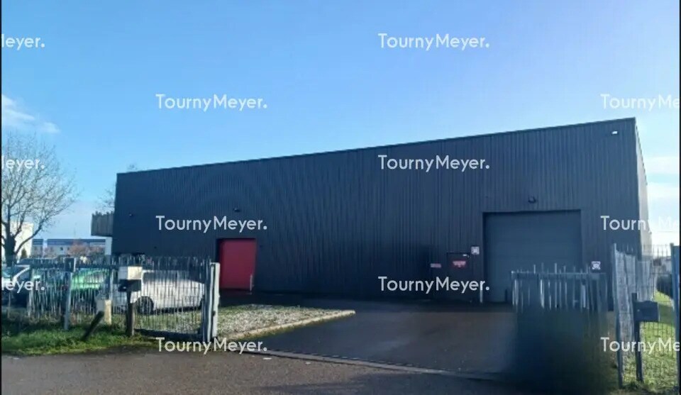 Local d’activités dans Les Sorinières à louer - Photo de l’immeuble – Image 1 sur 3