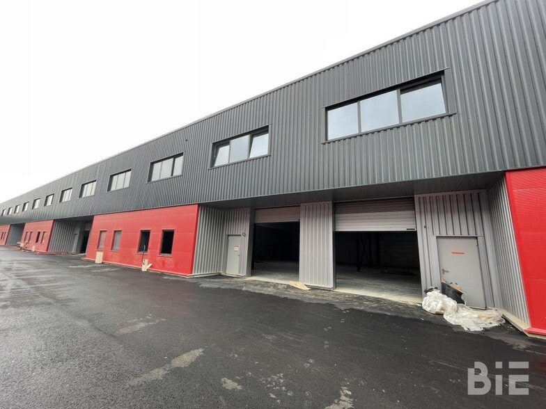 43 Bis Rue Newton, Tresses à louer - Photo de l’immeuble – Image 2 sur 4