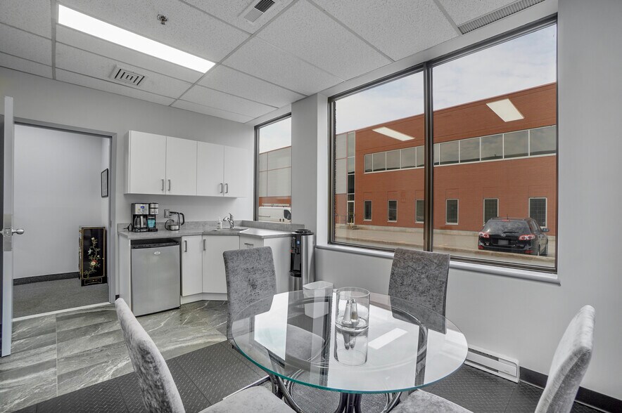 274-278 Av Labrosse, Pointe-claire, QC à louer - Photo de l’immeuble – Image 3 sur 11