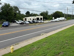 114 Columbia Ave, Willimantic, CT à louer Photo de l’immeuble– Image 2 sur 6