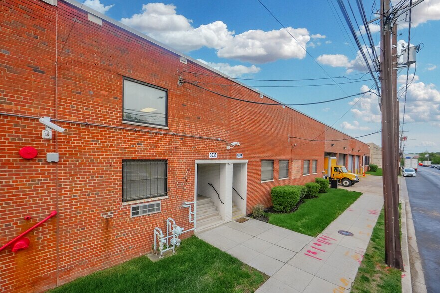 3515-3521 V St NE, Washington, DC à louer - Photo de l’immeuble – Image 3 sur 3