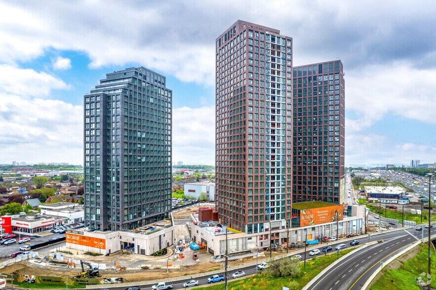 5-31 York Garden Way, Toronto, ON à louer - Photo de l’immeuble – Image 1 sur 1