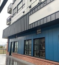 1000-1018 Venture Way, Gibsons, BC à louer Photo de l’immeuble– Image 1 sur 1