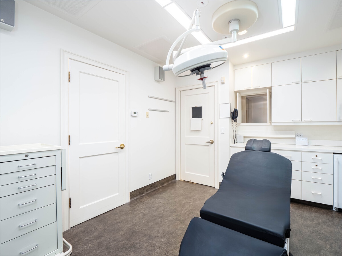 875-877 Park Ave, New York, NY 10021 - Lot 1C1D - - Photo intérieure - Image 2 of 22