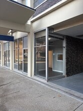 1360 N Sandburg Ter, Chicago, IL à louer Photo de l’immeuble– Image 2 sur 11