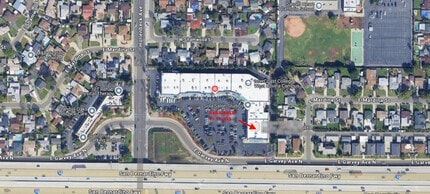 2211-2249 E Garvey Ave N, West Covina, CA à louer Aérien– Image 1 sur 8