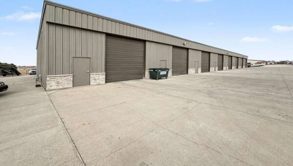 3207 Ponderosa St, Wahoo, NE à louer Photo de l’immeuble– Image 1 sur 3