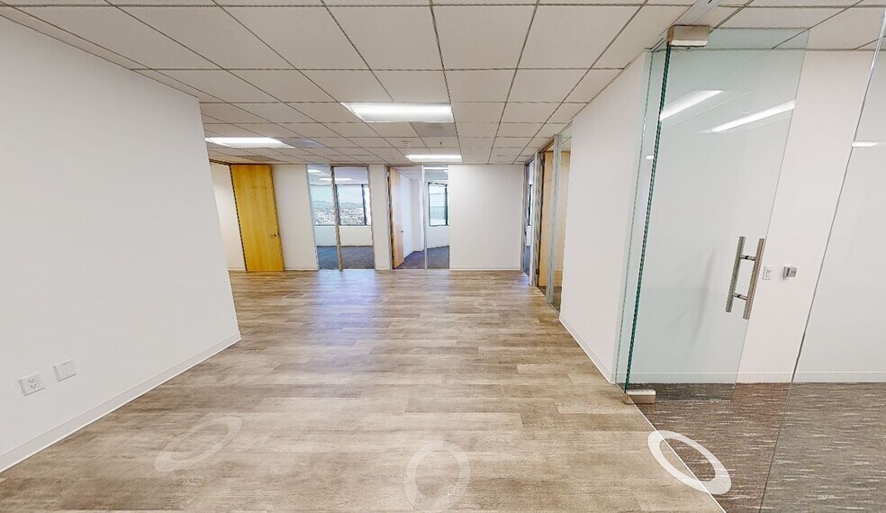 12424 Wilshire Blvd, Los Angeles, CA à louer - Numérisation 3D Matterport – Image 3 sur 33