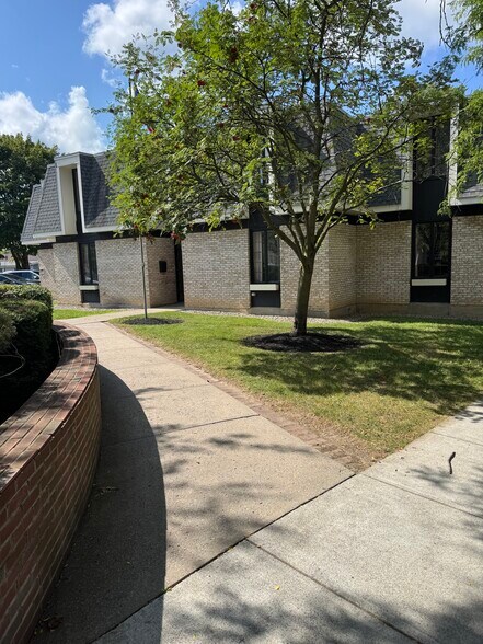 2 Fennell St, Skaneateles, NY à louer - Photo de l’immeuble – Image 1 sur 4
