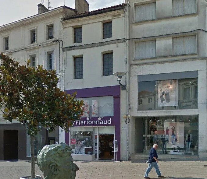 Local commercial dans Angoulême à louer - Photo de l’immeuble – Image 2 sur 4