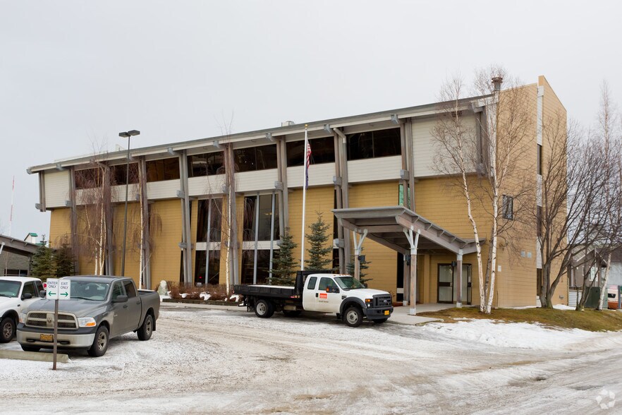 375 W 36th Ave, Anchorage, AK à louer - Photo de l’immeuble – Image 3 sur 3