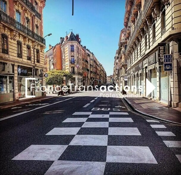 Local commercial dans Portet-sur-Garonne à louer - Photo de l’immeuble – Image 3 sur 11