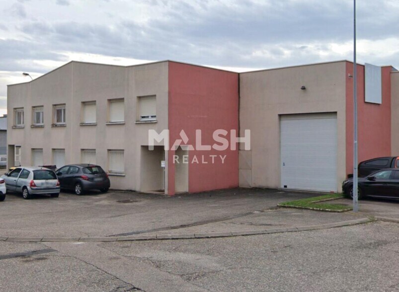 Local d’activités dans Genas à louer - Photo de l’immeuble – Image 1 sur 2