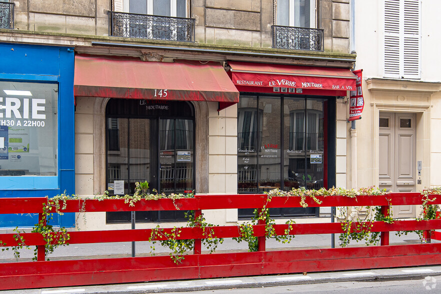 Immeuble residentiel dans Paris à vendre - Photo de l’immeuble – Image 2 sur 5