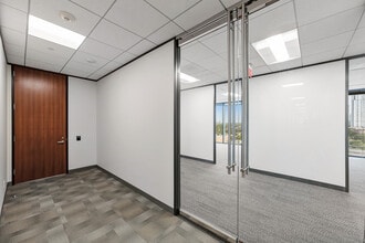 5065-5075 Westheimer Rd, Houston, TX à louer Photo intérieure– Image 2 sur 6