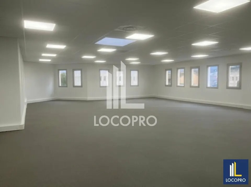 Bureau dans La Penne-sur-Huveaune à louer Photo de l’immeuble– Image 1 sur 3