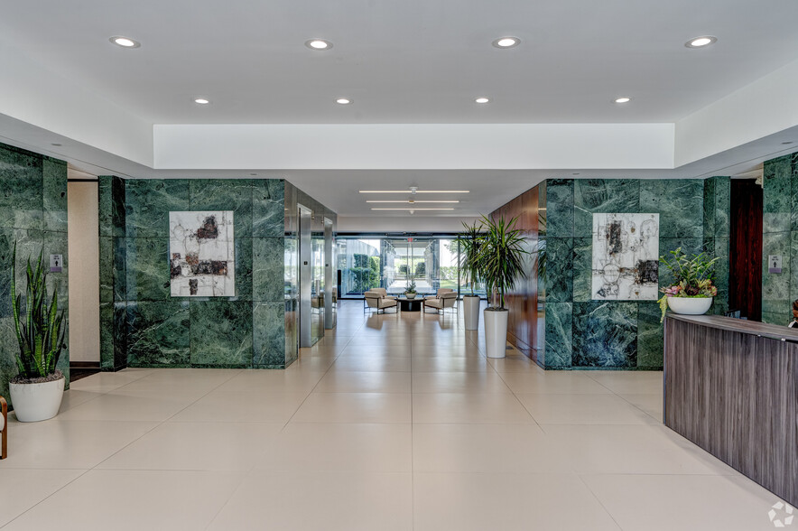 12012 Wickchester Ln, Houston, TX à louer - Hall d’entrée – Image 3 sur 10