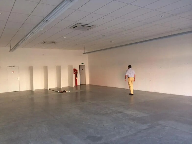 Local commercial dans Hauconcourt à vendre - Photo intérieure – Image 3 sur 8