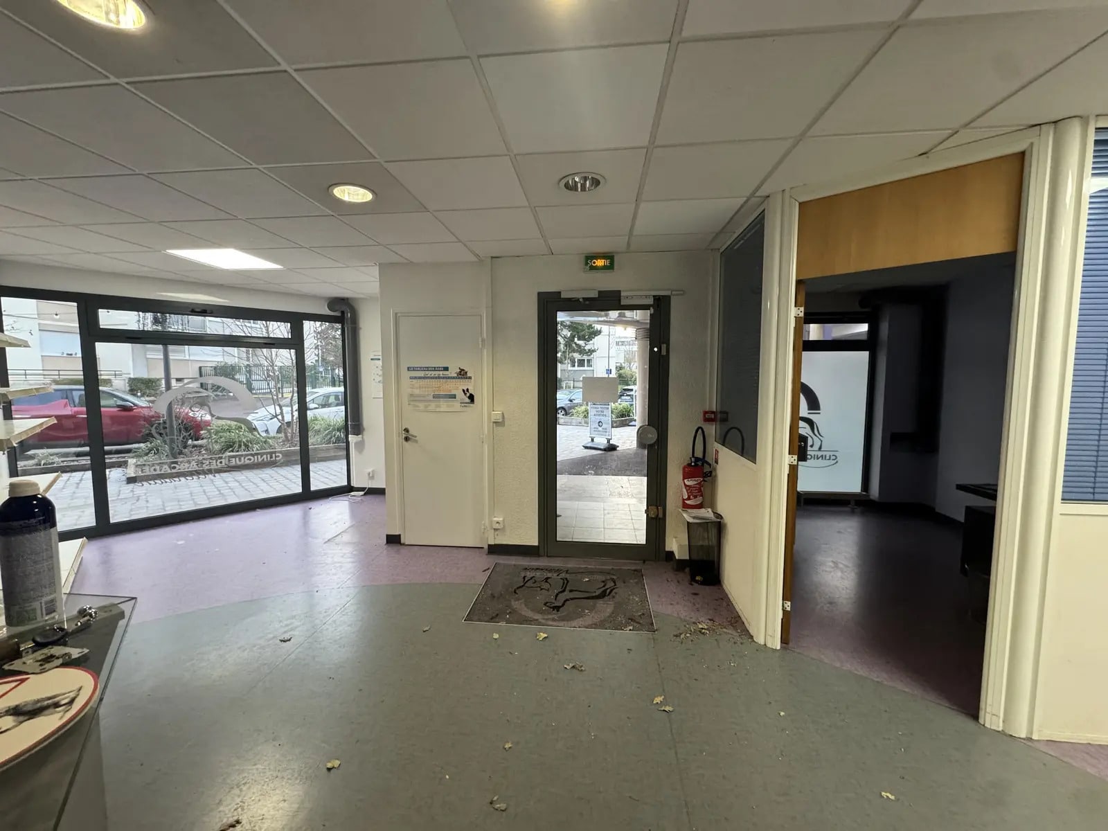Immeuble residentiel dans Chatou à vendre Hall d’entrée– Image 1 sur 8