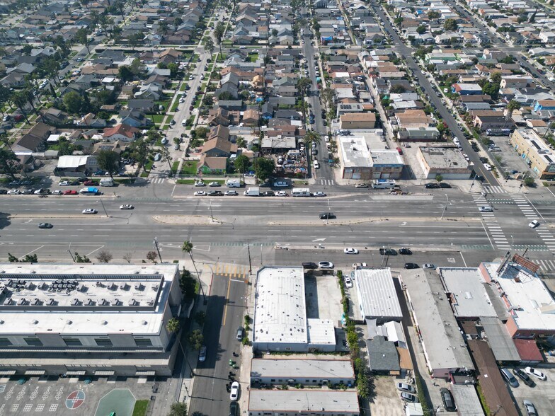 6628 S Vermont Ave, Los Angeles, CA à vendre - Photo de l’immeuble – Image 2 sur 6