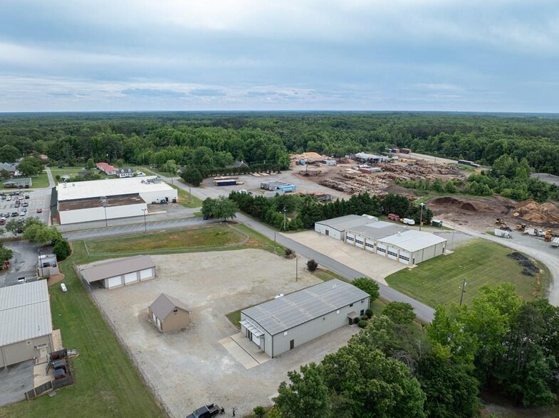 471 Osborne St, Keysville, VA à vendre - Photo de l’immeuble – Image 3 sur 28