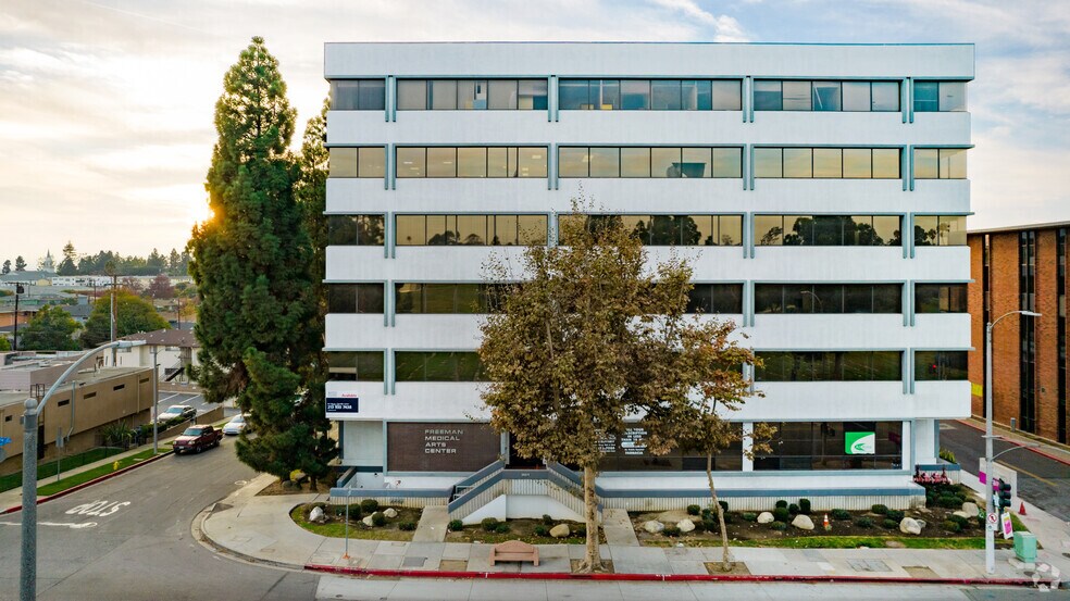 301 N Prairie Ave, Inglewood, CA à vendre - Photo de l’immeuble – Image 3 sur 30