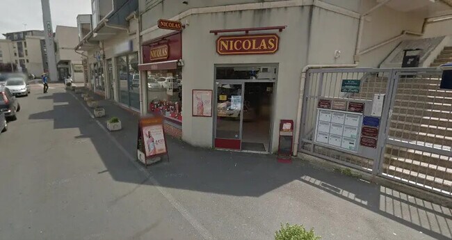 Plus de détails pour Local commercial à louer