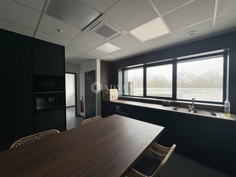Bureau dans Rouillon à louer - Photo intérieure – Image 3 sur 3