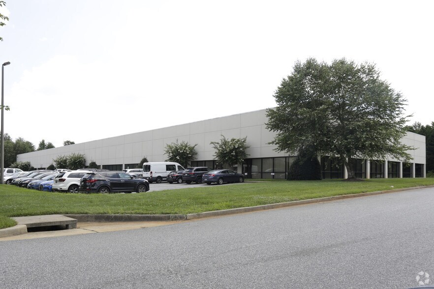 111 Corporate Dr, Spartanburg, SC à louer - Photo de l’immeuble – Image 1 sur 2