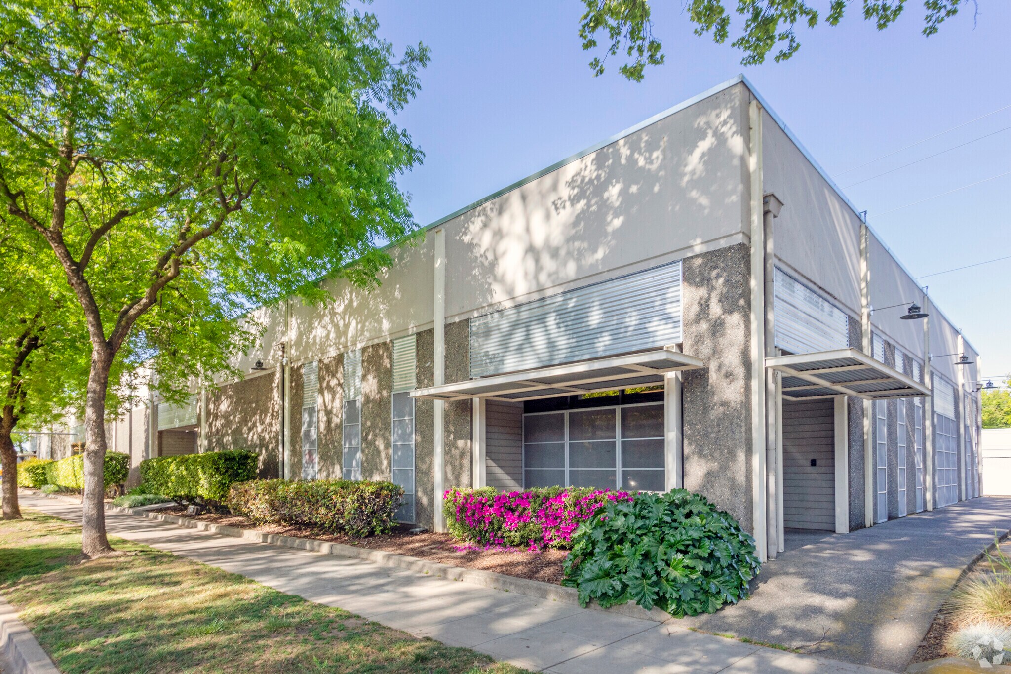 1920 20th St, Sacramento, CA à vendre Photo principale– Image 1 sur 38